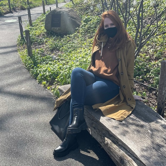 Meet your Posher, Katherine - Picture 2 of 3